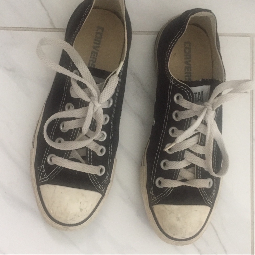 Converse Chuck Taylor All Star Low Tops - 6.5